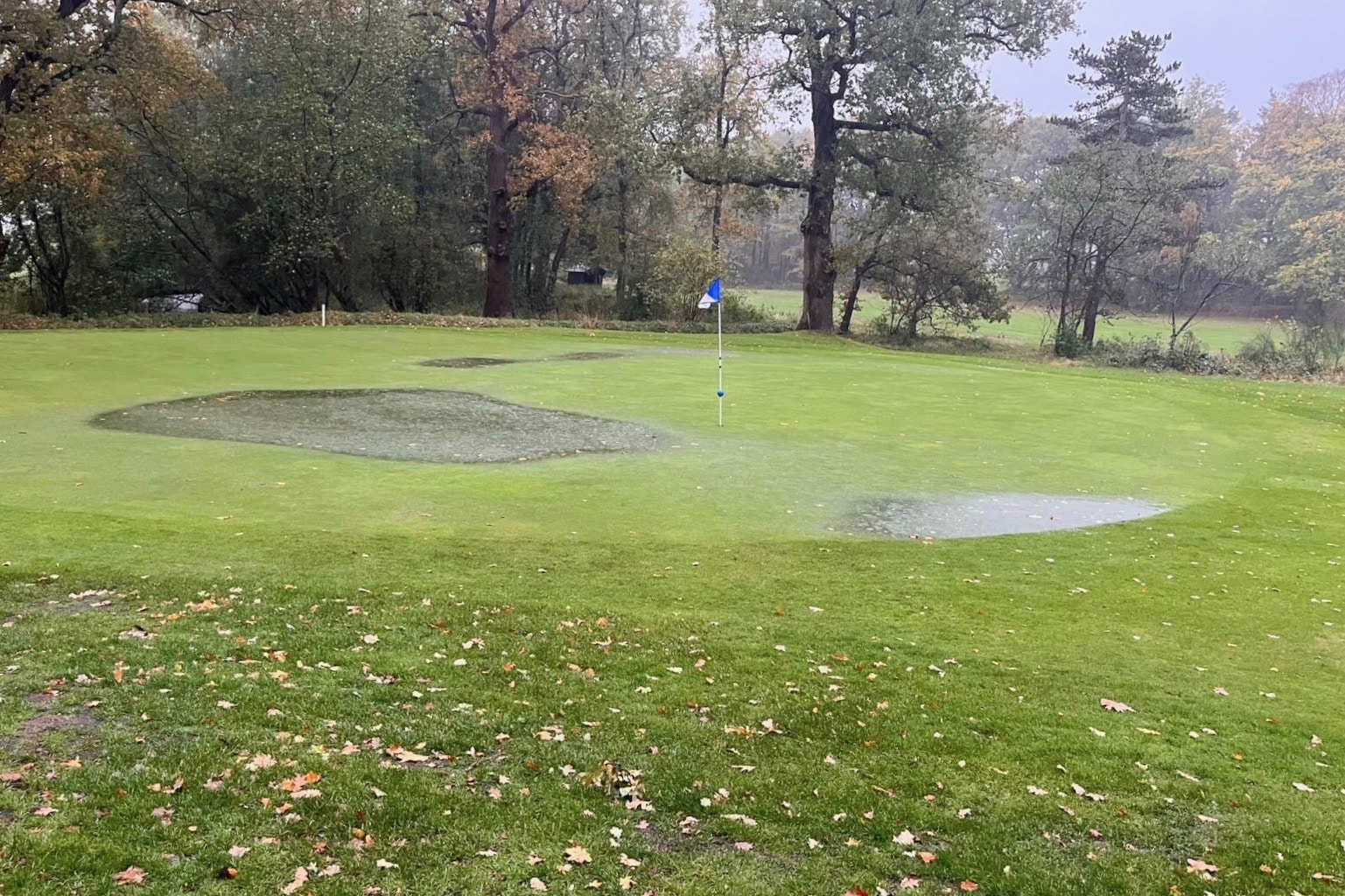 Overvloedige regenval zit najaarscompetitie dwars