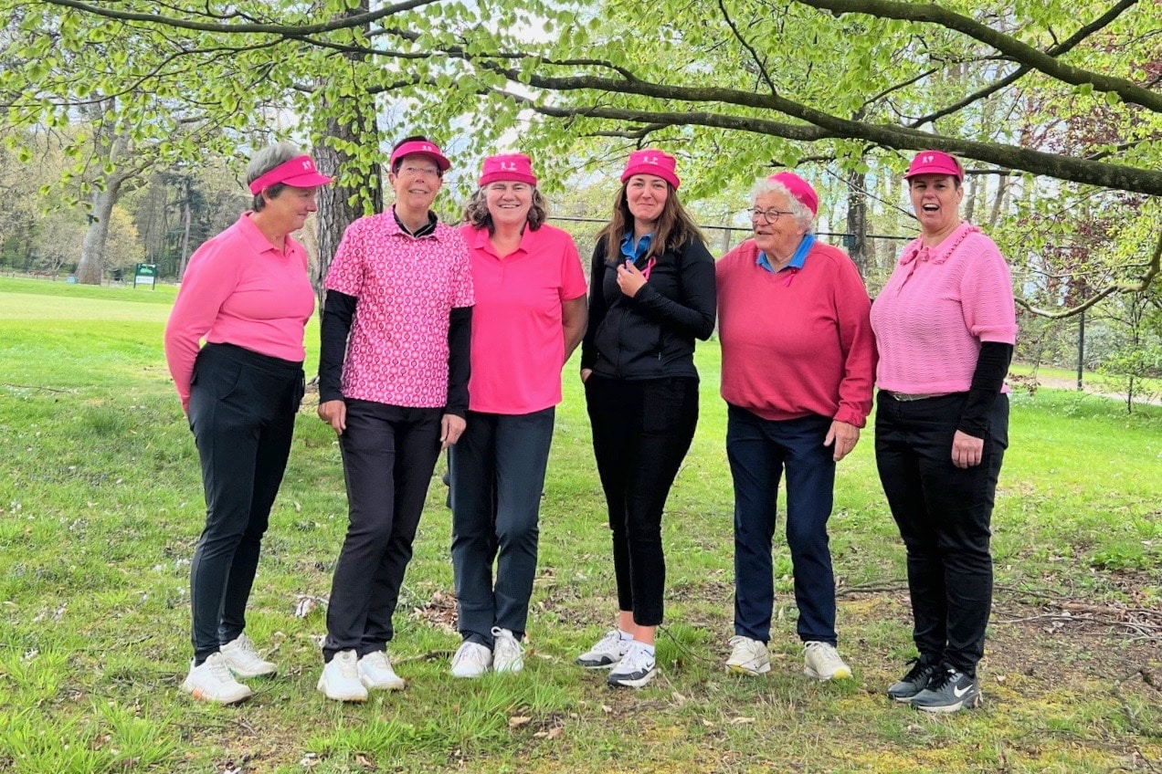 Dames scoren met touch of pink; Herenteam leunt op onoverwinnelijk tweetal